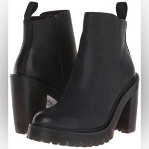Dr Martens Chelsea Bootie